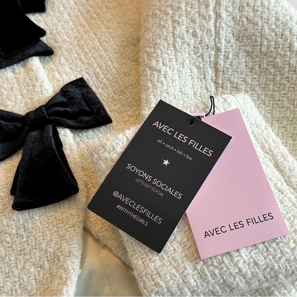 Avec Les Filles Women's Ivory Jacket with Black Bow Accents, Size Medium - Picture 4 of 14